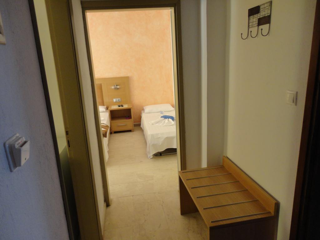 Maik Apartments Metamorfosi  Camera foto